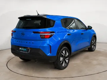 Car image 27