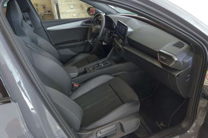 Car image 25