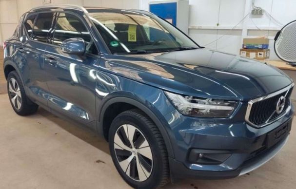 Volvo XC40 Momentum 120 kW image number 2