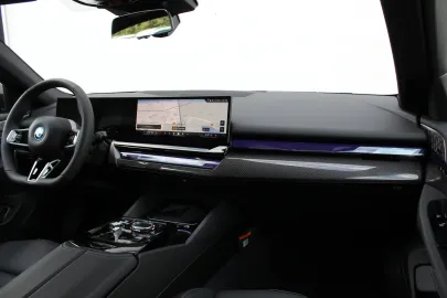 Car image 36