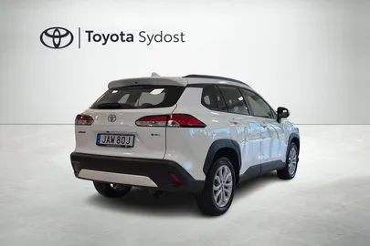 Car image 3