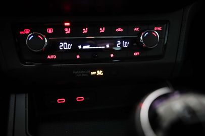 Car image 37