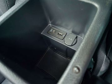 Car image 37