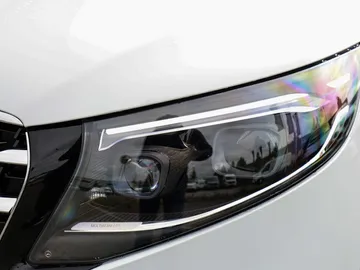 Car image 32