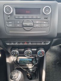 Car image 28