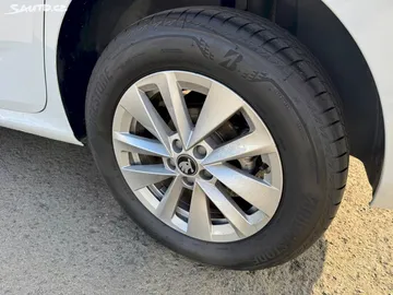 Car image 35
