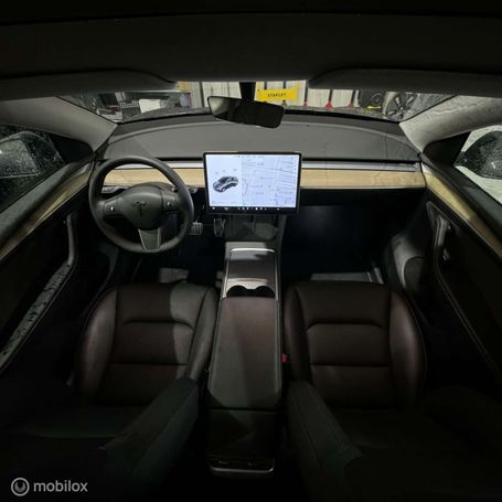 Tesla Model Y 220 kW image number 11