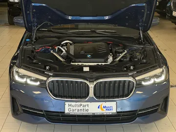 Car image 30
