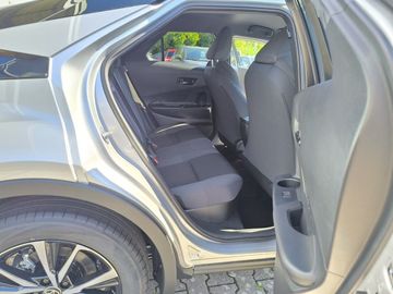 Car image 14