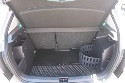 Car image 38
