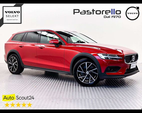 Volvo V60 Cross Country B4 AWD 145 kW image number 1