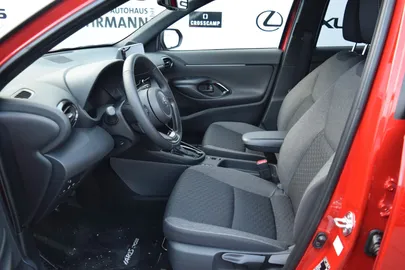 Car image 5