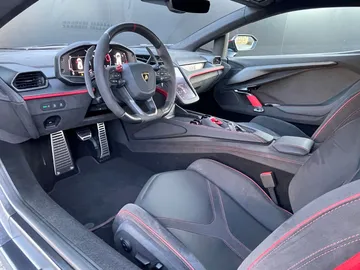 Car image 25