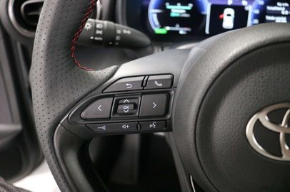 Car image 15