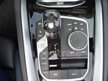 Car image 32