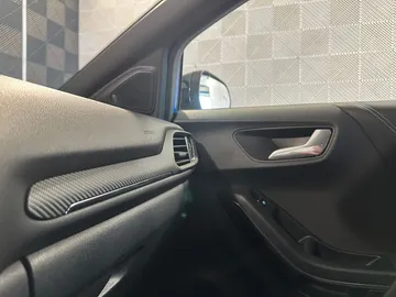 Car image 41