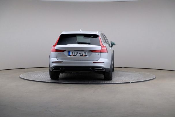 Volvo V60 Cross Country B4 AWD 146 kW image number 4