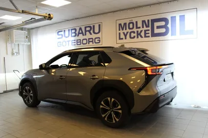 Car image 2