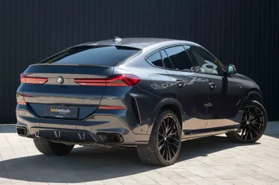 Car image 40