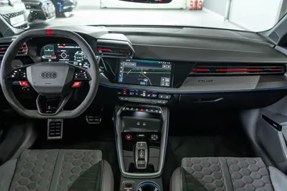 Car image 30