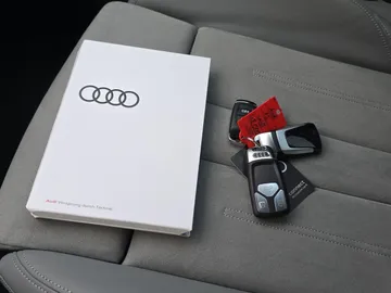 Car image 26