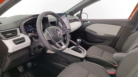 Car image 11