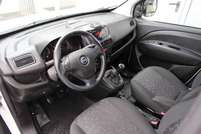 Car image 11