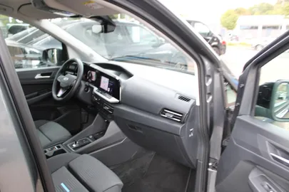Car image 37