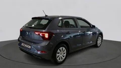 Car image 5