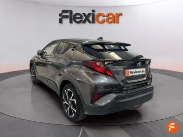 Car image 5
