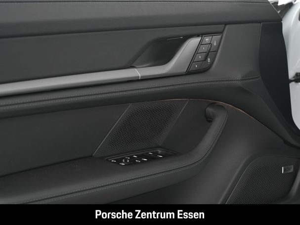 Porsche Taycan 320 kW image number 14