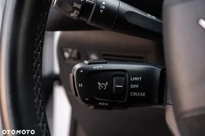 Car image 40