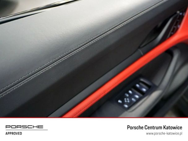 Porsche Taycan 350 kW image number 22