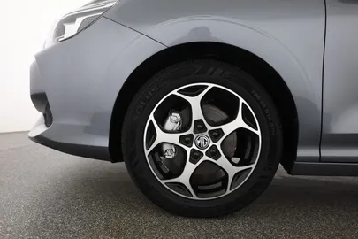Car image 31