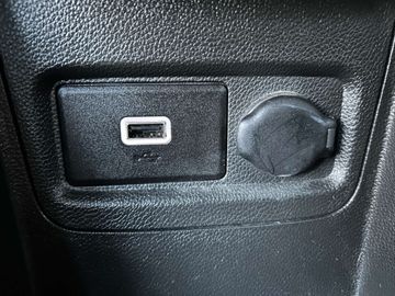 Car image 30