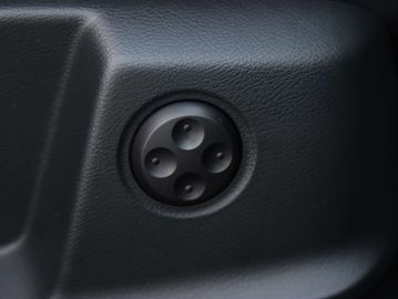 Car image 36