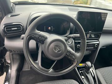 Car image 11