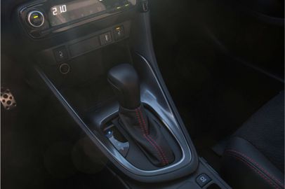 Car image 14