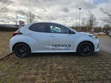 Car image 4