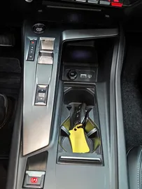Car image 30