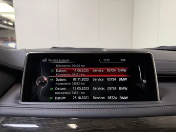 Car image 32