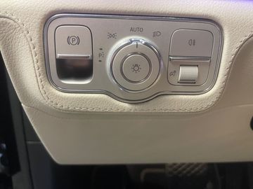 Car image 37