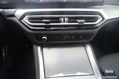 Car image 38