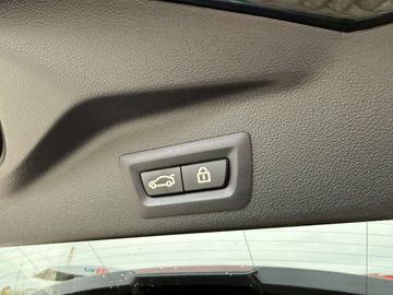 Car image 36