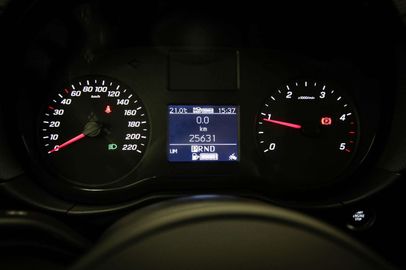 Car image 29