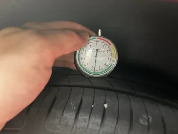 Car image 35