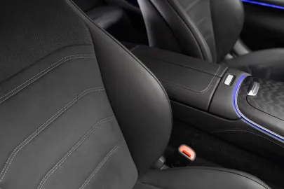 Car image 40