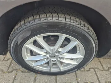 Car image 22