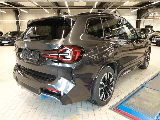 BMW iX3 M Sport Inspiring 210 kW image number 2