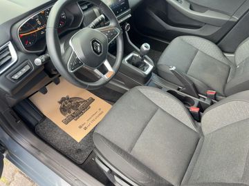 Car image 14